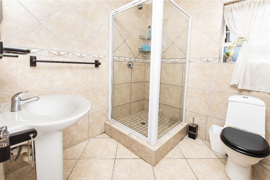 To Let 3 Bedroom Property for Rent in Dana Bay Western Cape
